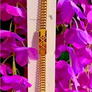 Elegant Gold Bracelet